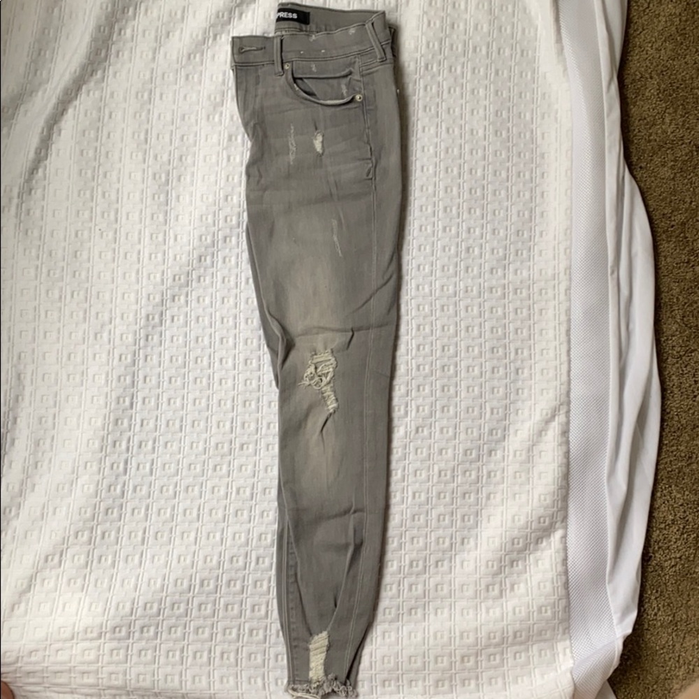 EXPRESS gray mid rise ankle stretch jeans w/ rips